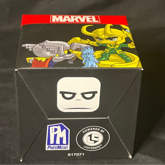 Marvel Collector's Series Thor vs. Loki Collectible Figure Loot Crate Exclusive - Picture 7 of 7